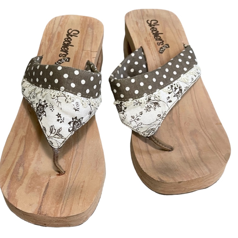 Sketchers sandals pre owned size 9